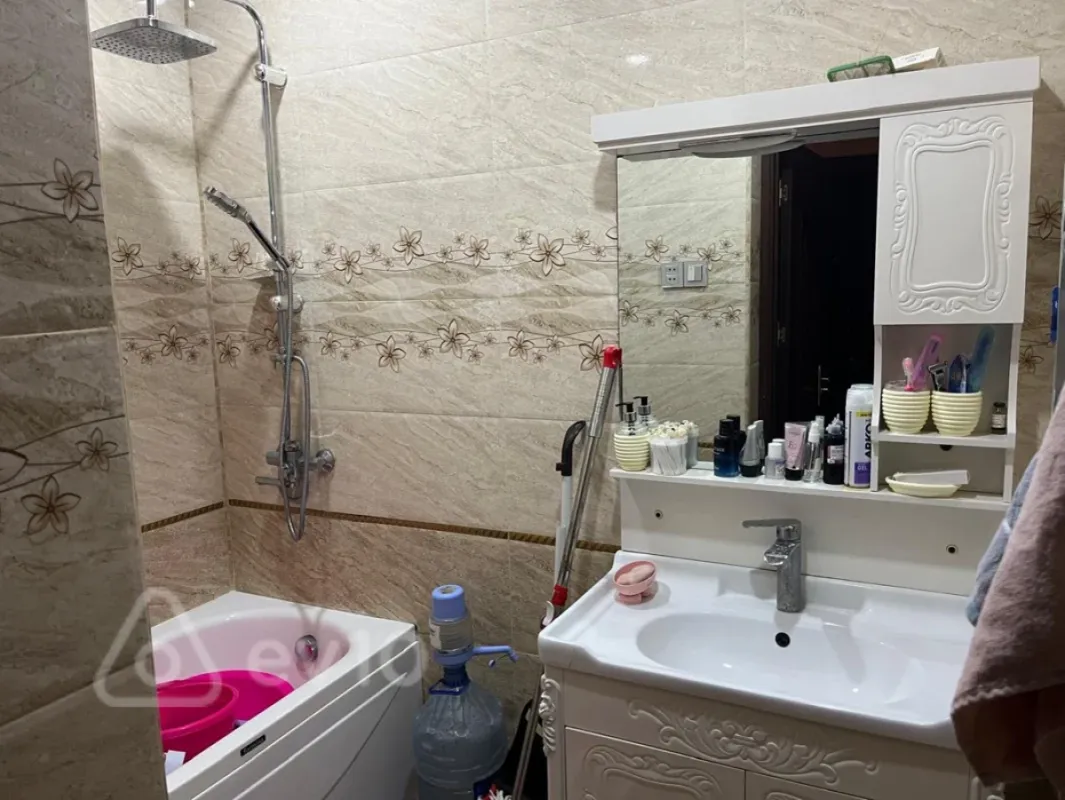 Kirayə verilir 2 otaqlı yeni tikili 90 m²