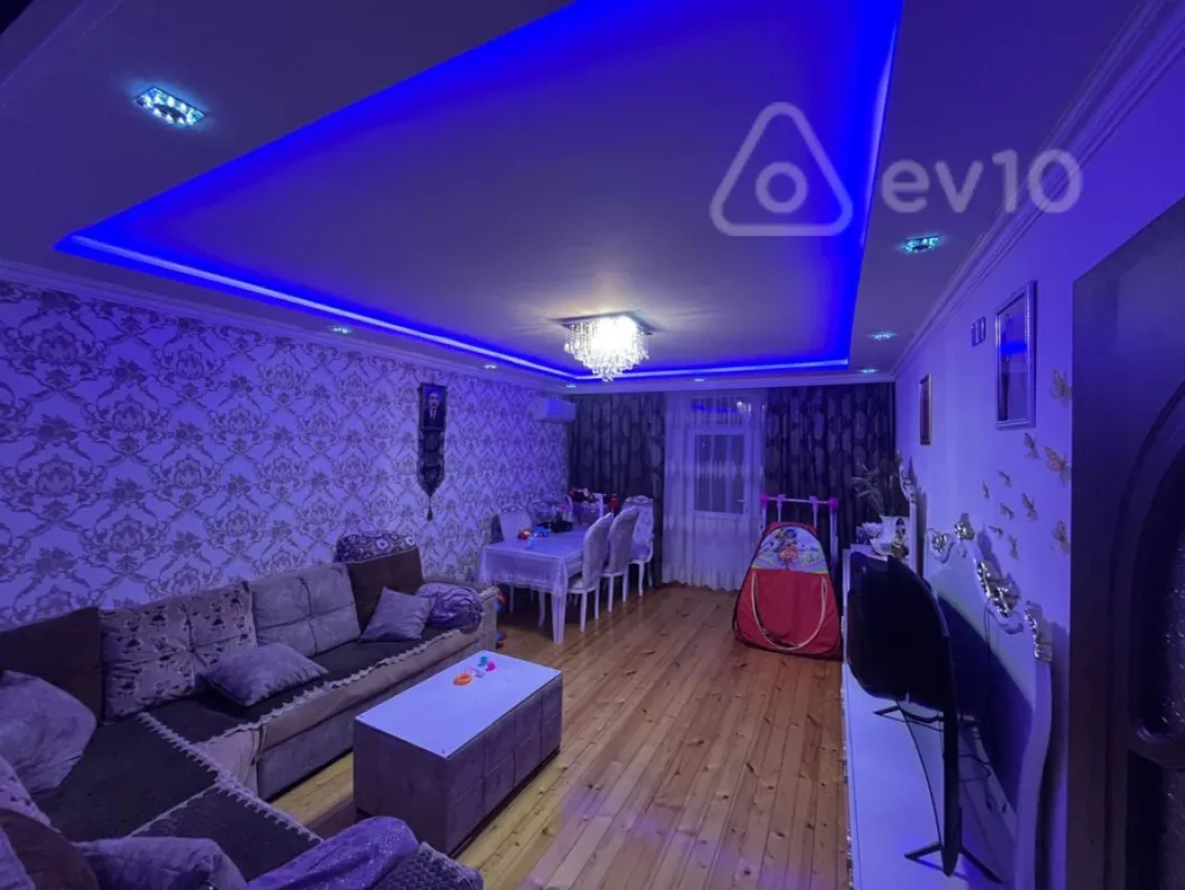 Kirayə verilir 2 otaqlı yeni tikili 90 m²