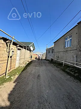 Satılır 4 otaqlı həyət evi 100 m²