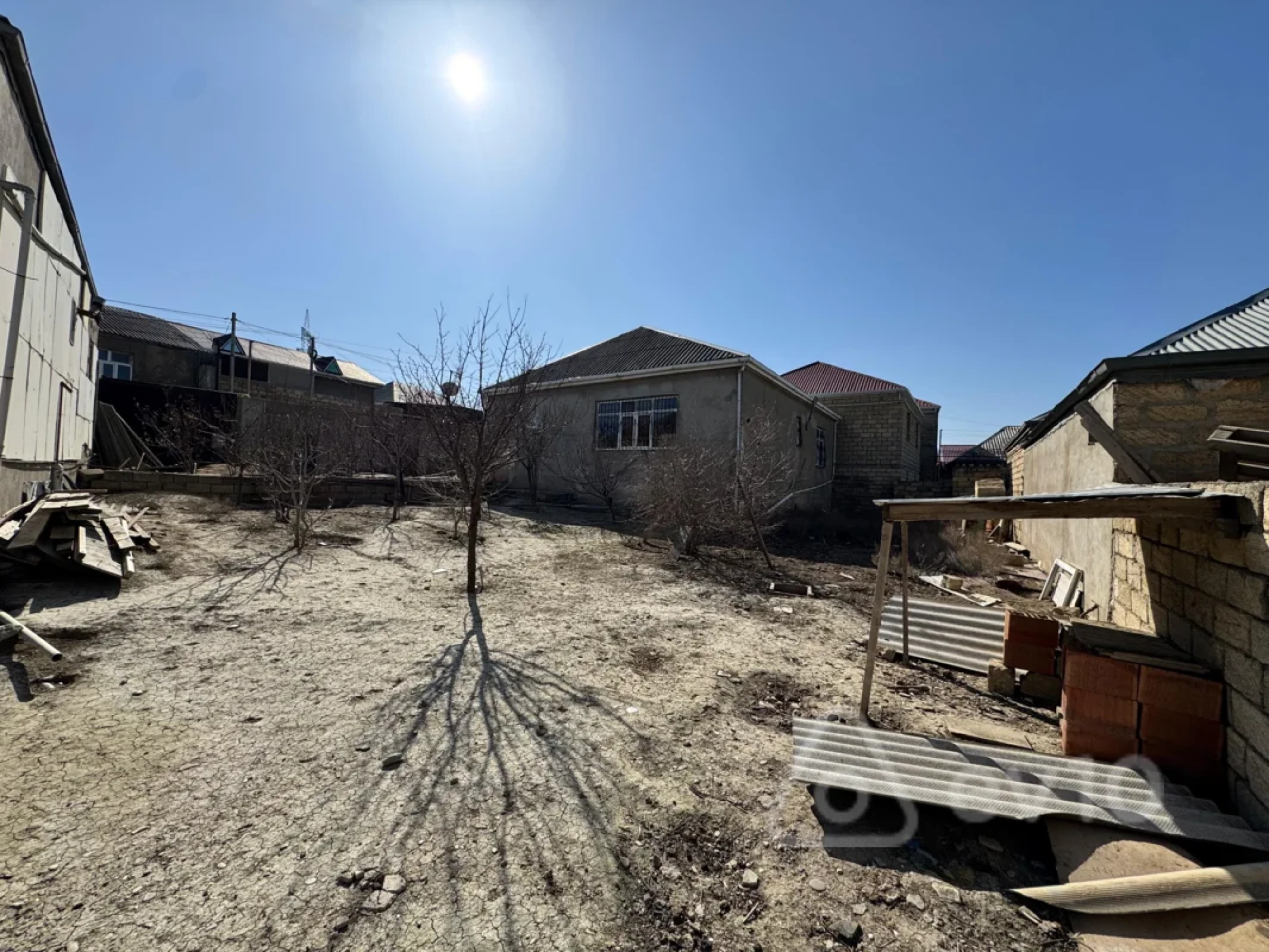 Satılır 4 otaqlı həyət evi 100 m²