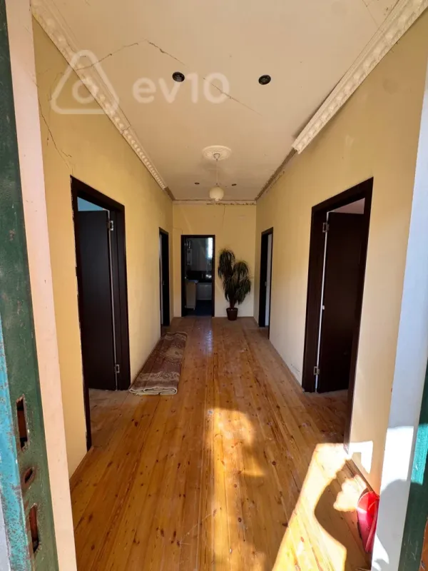 Satılır 4 otaqlı həyət evi 100 m²