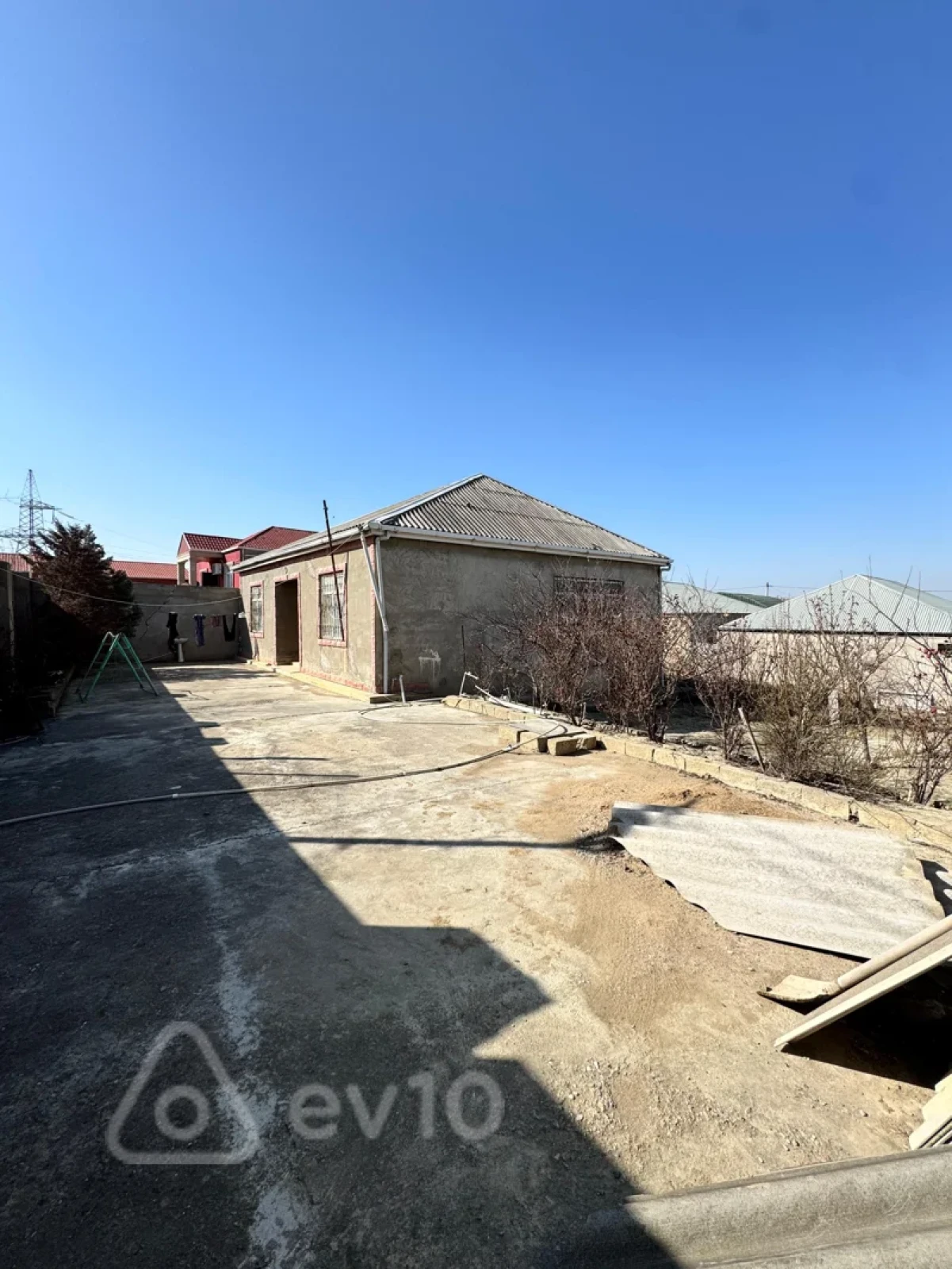 Satılır 4 otaqlı həyət evi 100 m²