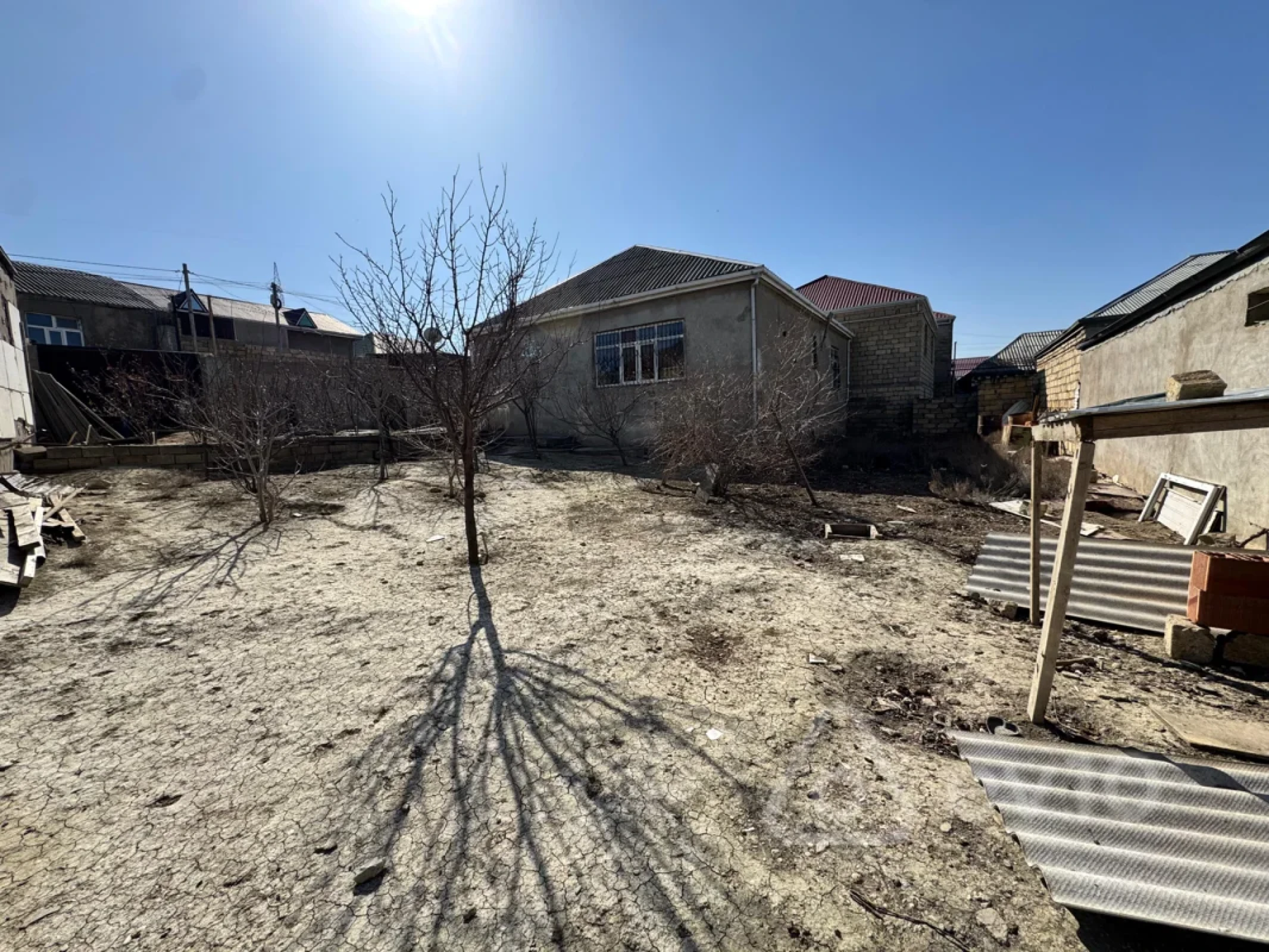 Satılır 4 otaqlı həyət evi 100 m²