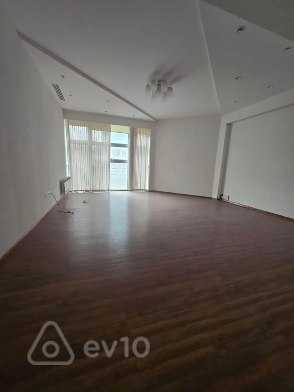 Satılır mənzil 110 m²