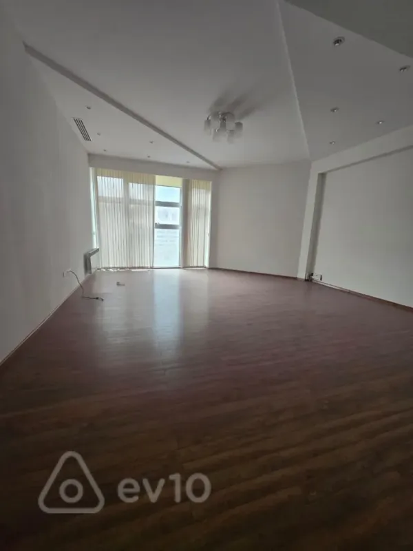 Satılır mənzil 110 m²