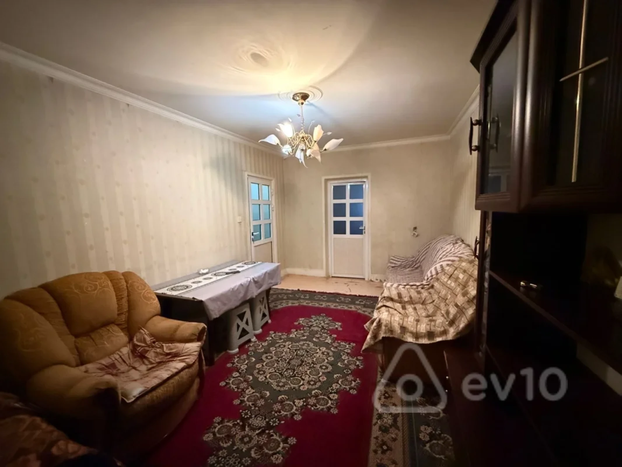 Kirayə verilir 3 otaqlı köhnə tikili 100 m²