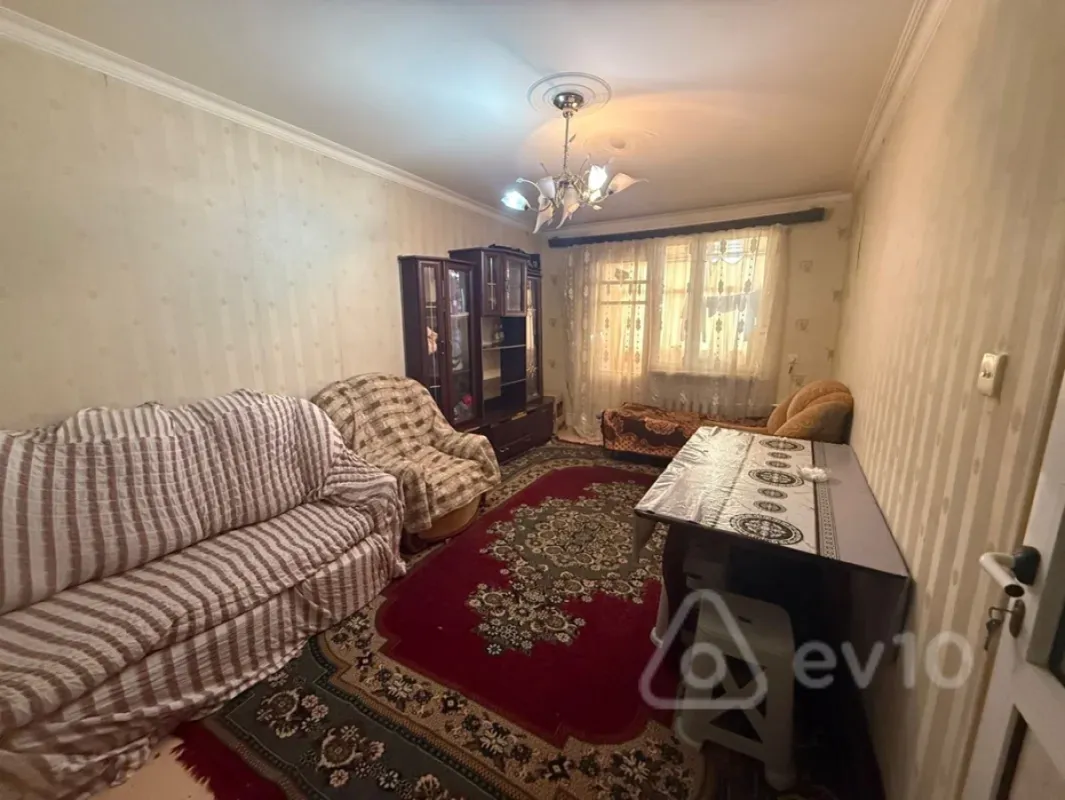 Kirayə verilir 3 otaqlı köhnə tikili 100 m²