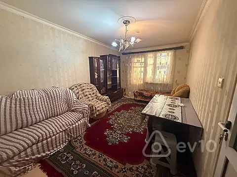 Kirayə verilir 3 otaqlı köhnə tikili 100 m²
