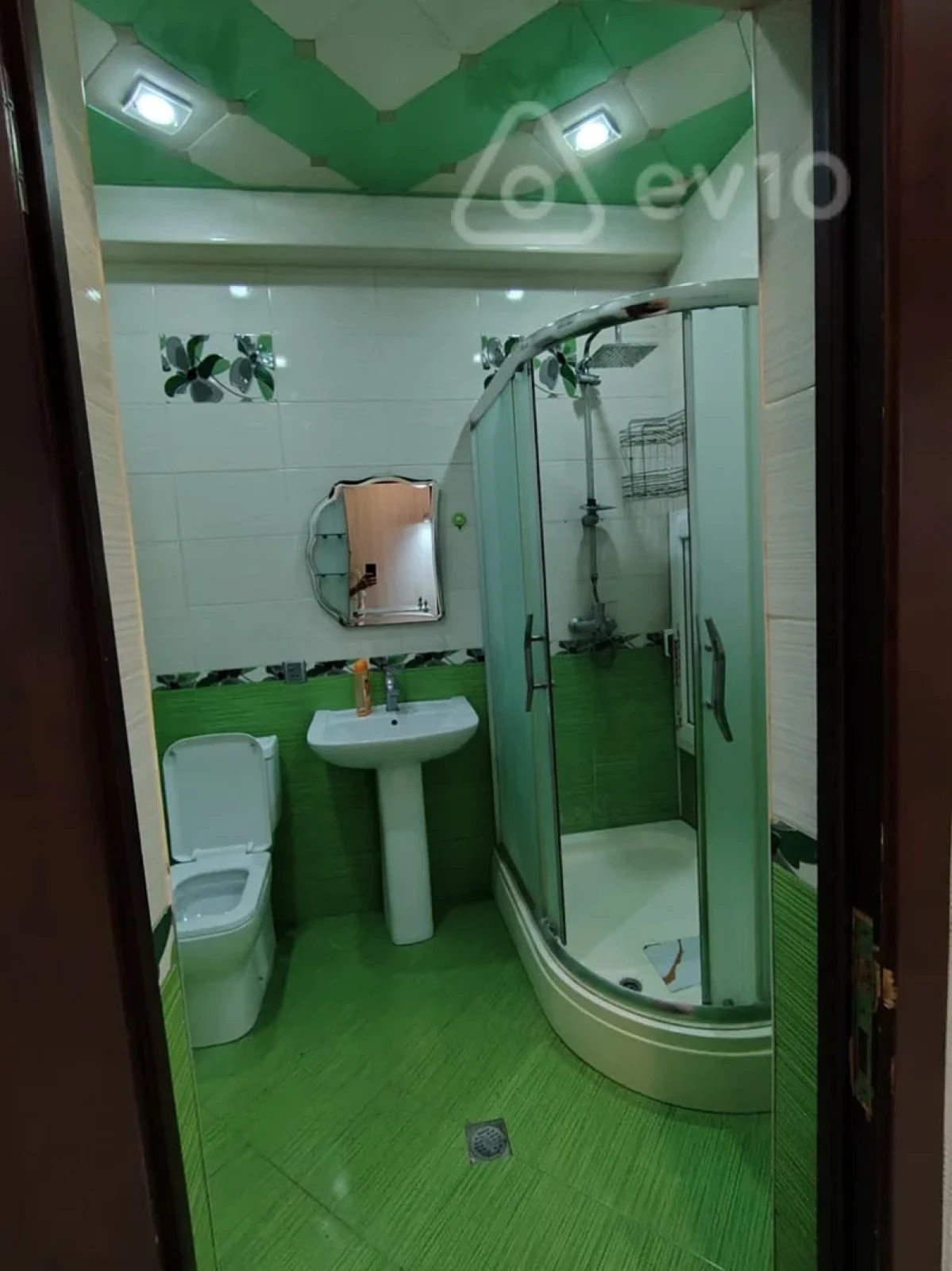 Kirayə verilir 2 otaqlı yeni tikili 70 m²