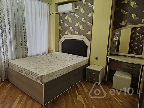 Kirayə verilir 2 otaqlı yeni tikili 70 m²