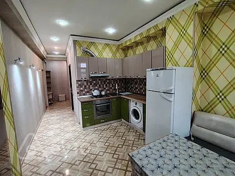 Kirayə verilir 2 otaqlı yeni tikili 70 m²