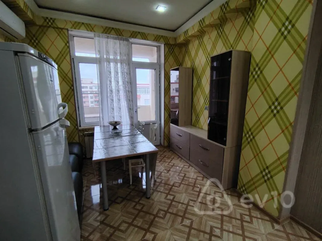 Kirayə verilir 2 otaqlı yeni tikili 70 m²