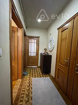 Kirayə verilir 2 otaqlı köhnə tikili 56 m²
