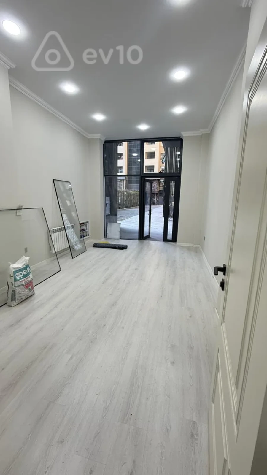 Kirayə verilir 3 otaqlı ofis 120 m²