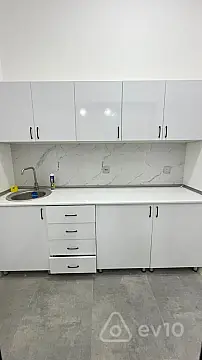 Kirayə verilir 3 otaqlı ofis 120 m²