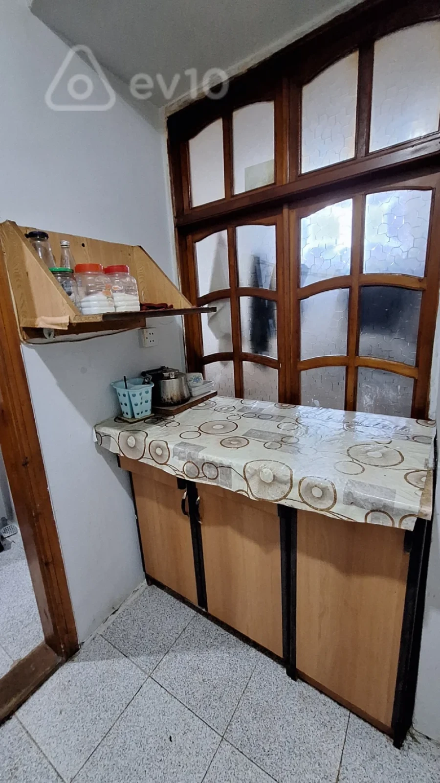 Kirayə verilir 2 otaqlı köhnə tikili 40 m²
