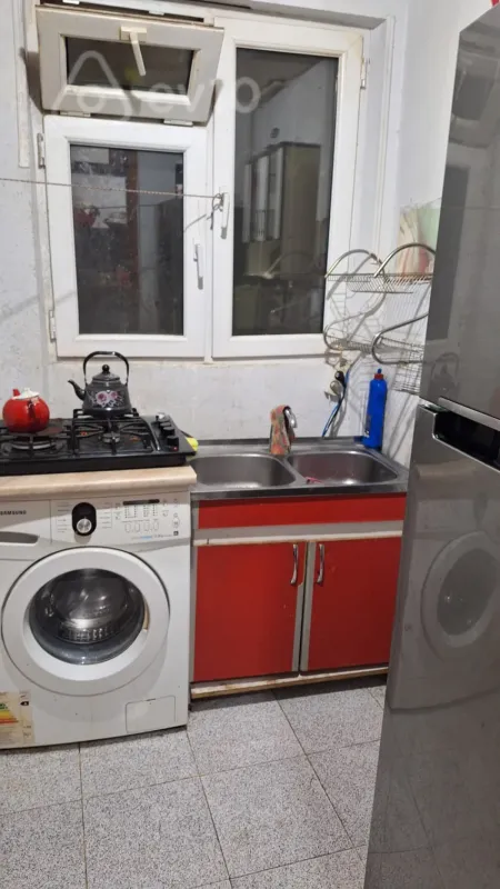 Kirayə verilir 2 otaqlı köhnə tikili 40 m²