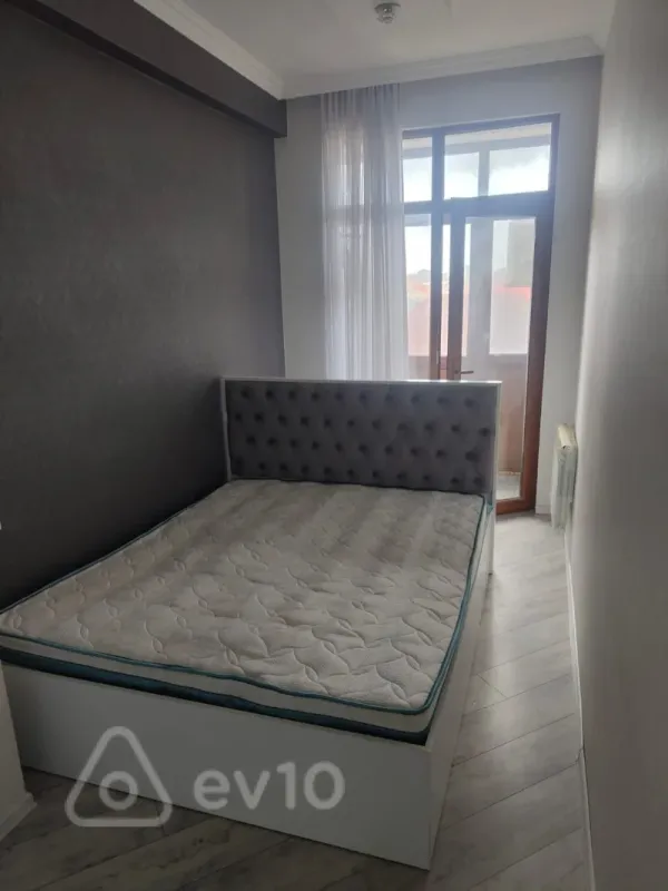 Kirayə verilir 2 otaqlı yeni tikili 50 m²
