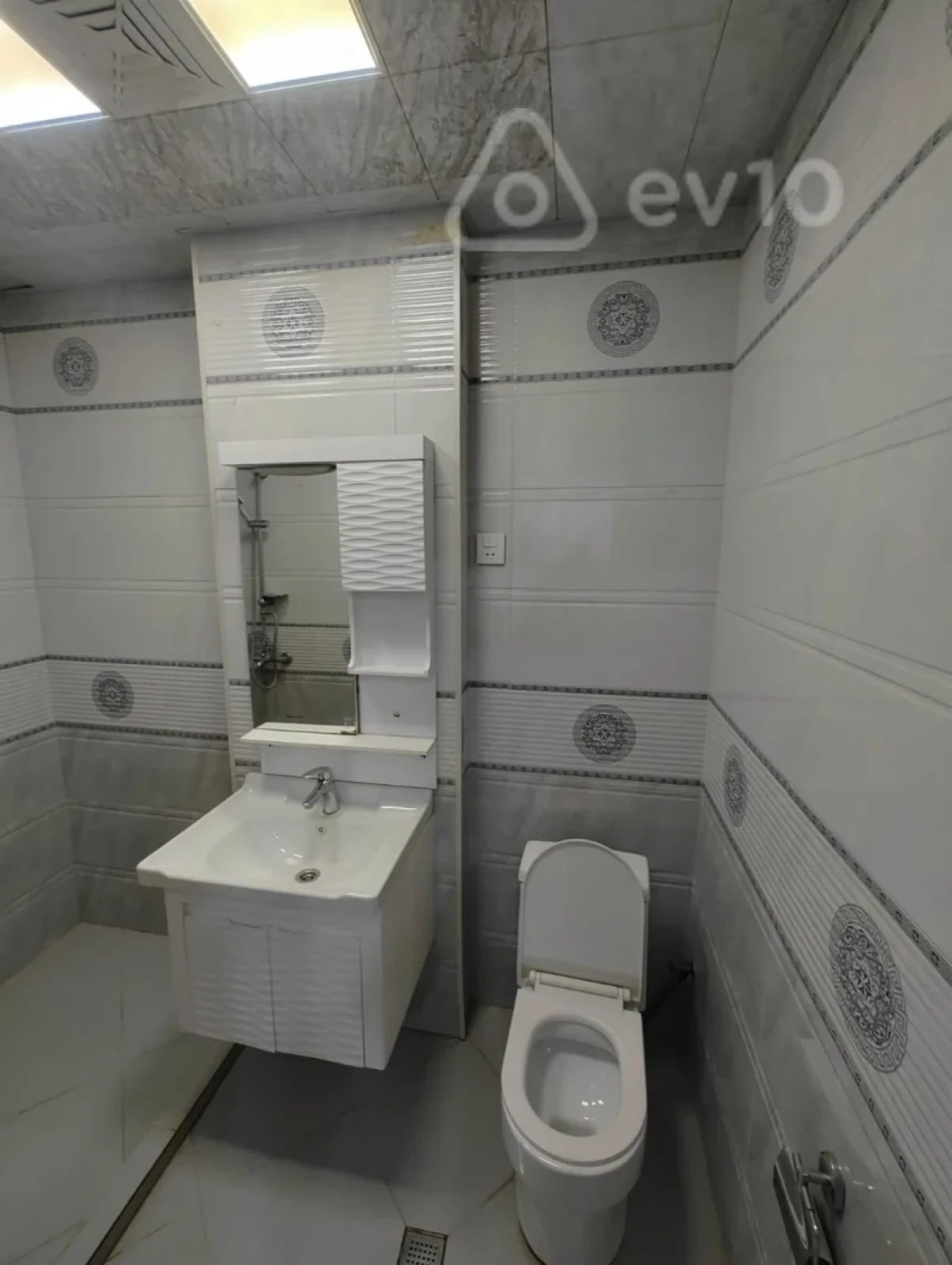 Kirayə verilir 2 otaqlı yeni tikili 50 m²