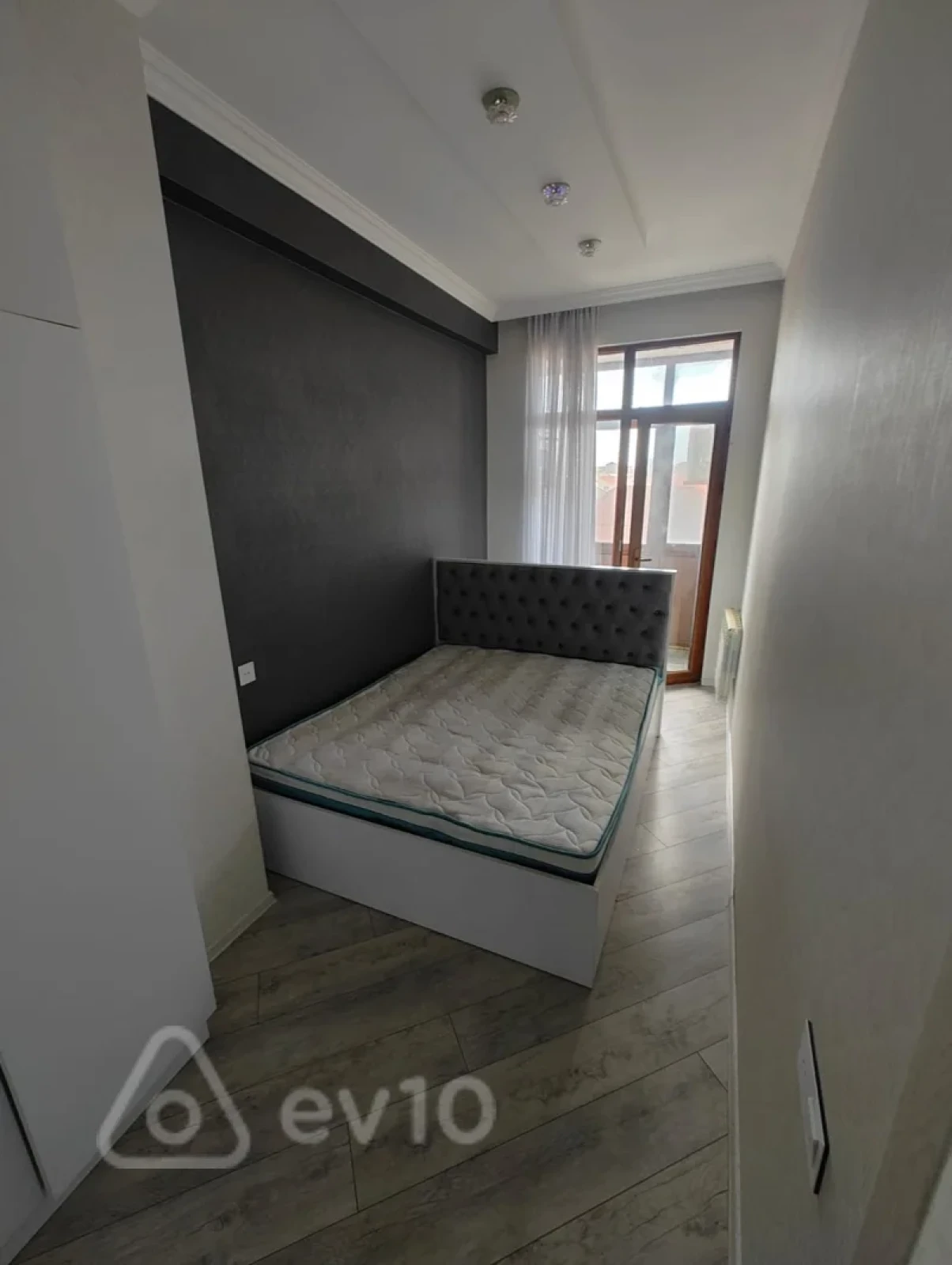 Kirayə verilir 2 otaqlı yeni tikili 50 m²