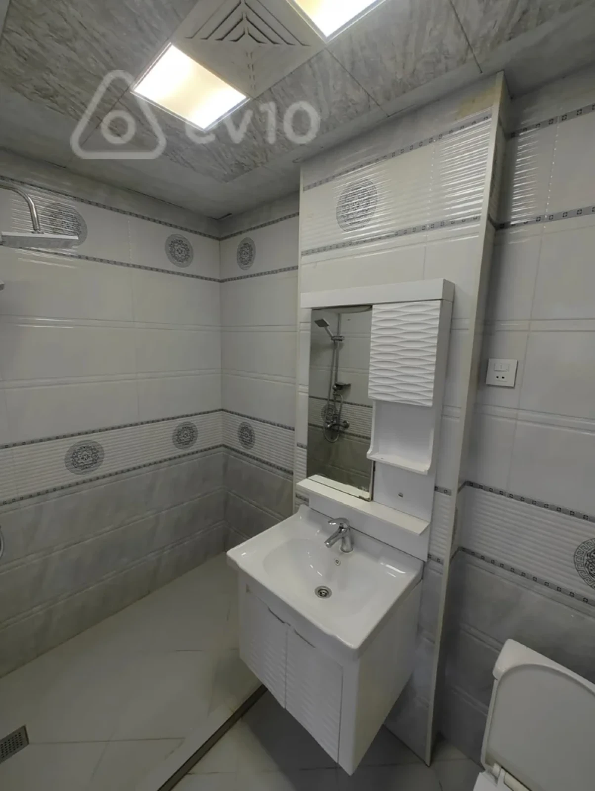 Kirayə verilir 2 otaqlı yeni tikili 50 m²