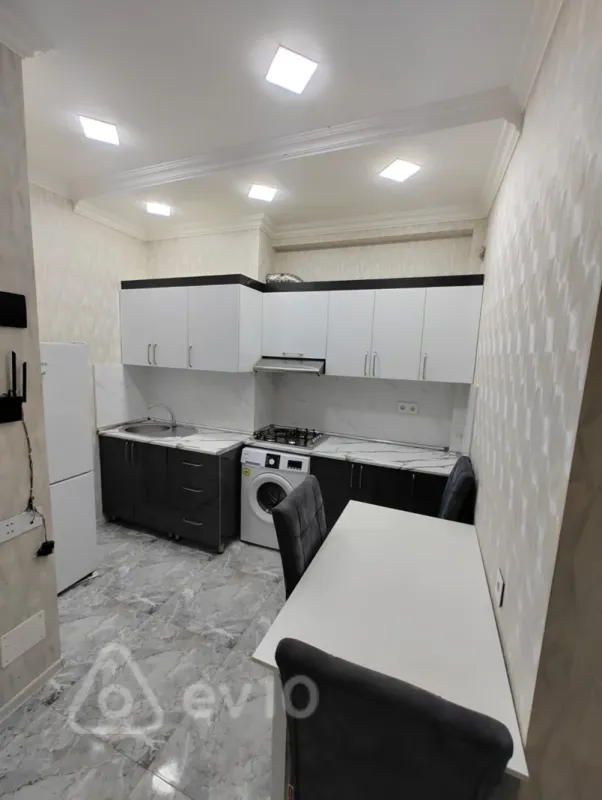 Kirayə verilir 2 otaqlı yeni tikili 50 m²