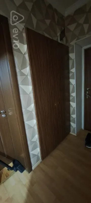 Kirayə verilir 3 otaqlı köhnə tikili 85 m²