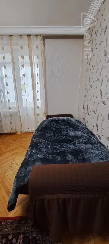 Kirayə verilir 3 otaqlı köhnə tikili 85 m²