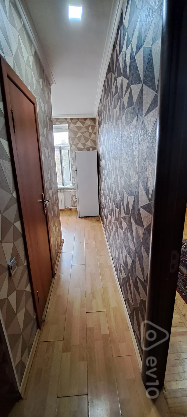 Kirayə verilir 3 otaqlı köhnə tikili 85 m²