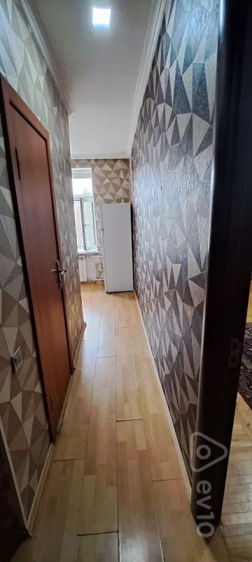 Kirayə verilir 3 otaqlı köhnə tikili 85 m²