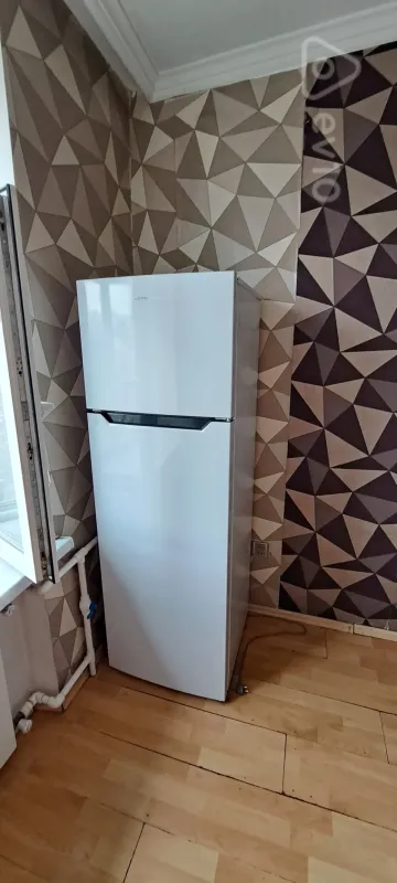 Kirayə verilir 3 otaqlı köhnə tikili 85 m²