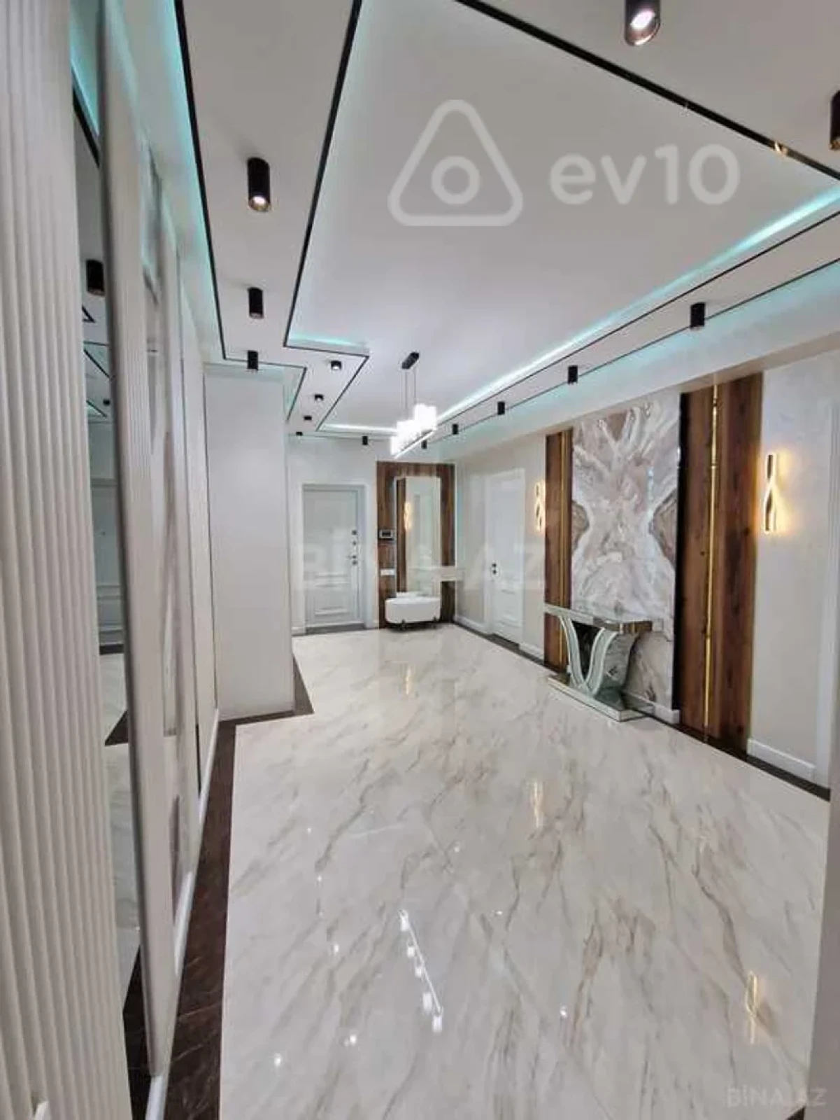 Kirayə verilir 3 otaqlı yeni tikili 140 m²