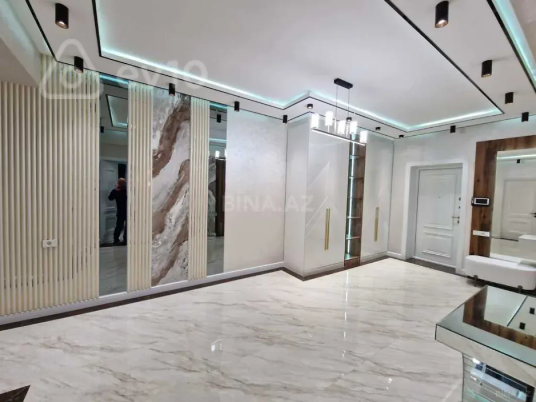 Kirayə verilir 3 otaqlı yeni tikili 140 m²