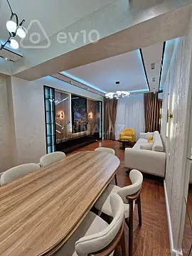 Kirayə verilir 3 otaqlı yeni tikili 140 m²