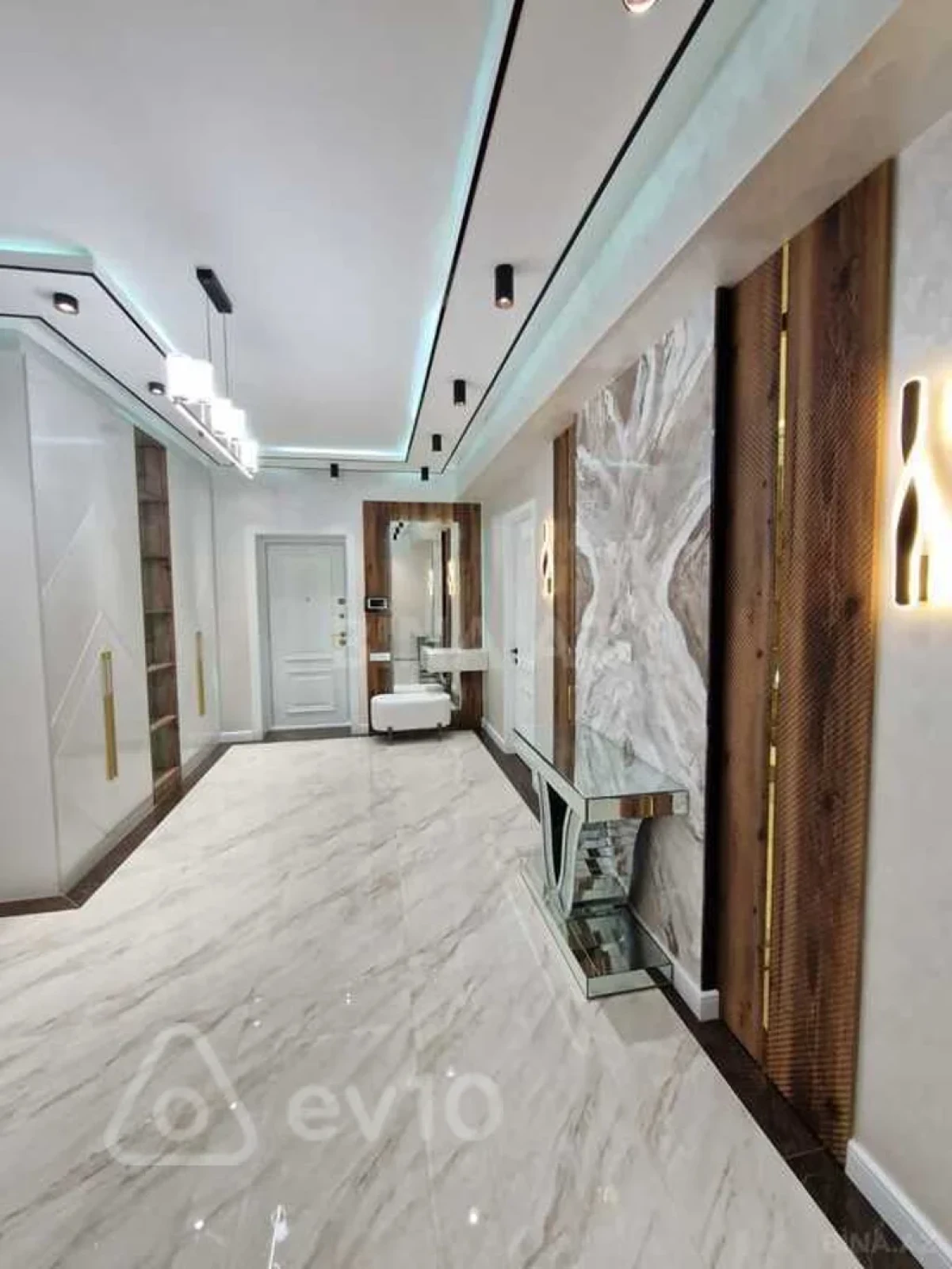 Kirayə verilir 3 otaqlı yeni tikili 140 m²