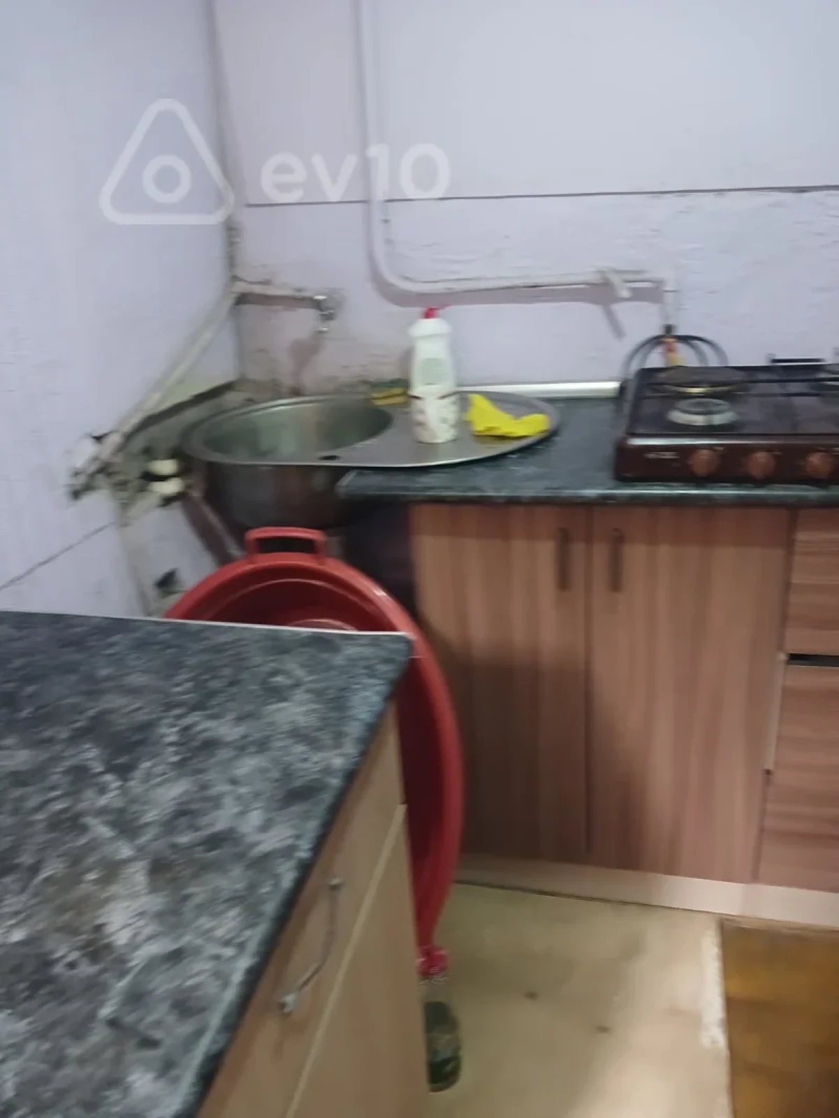 Kirayə verilir 1 otaqlı köhnə tikili 20 m²