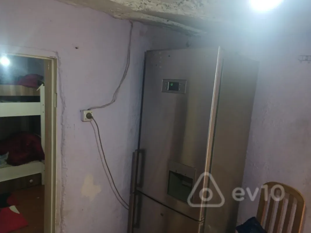 Kirayə verilir 1 otaqlı köhnə tikili 20 m²