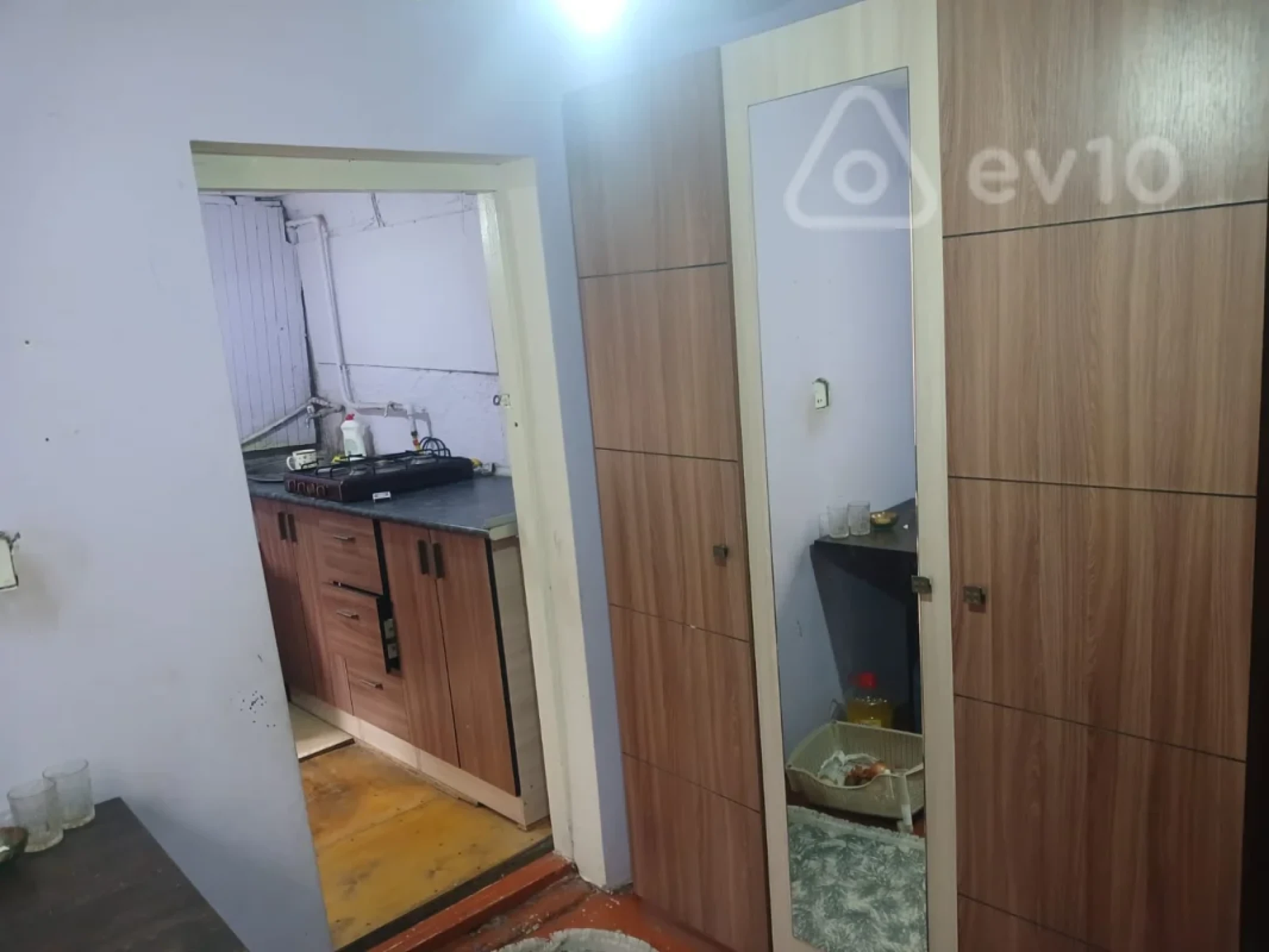 Kirayə verilir 1 otaqlı köhnə tikili 20 m²