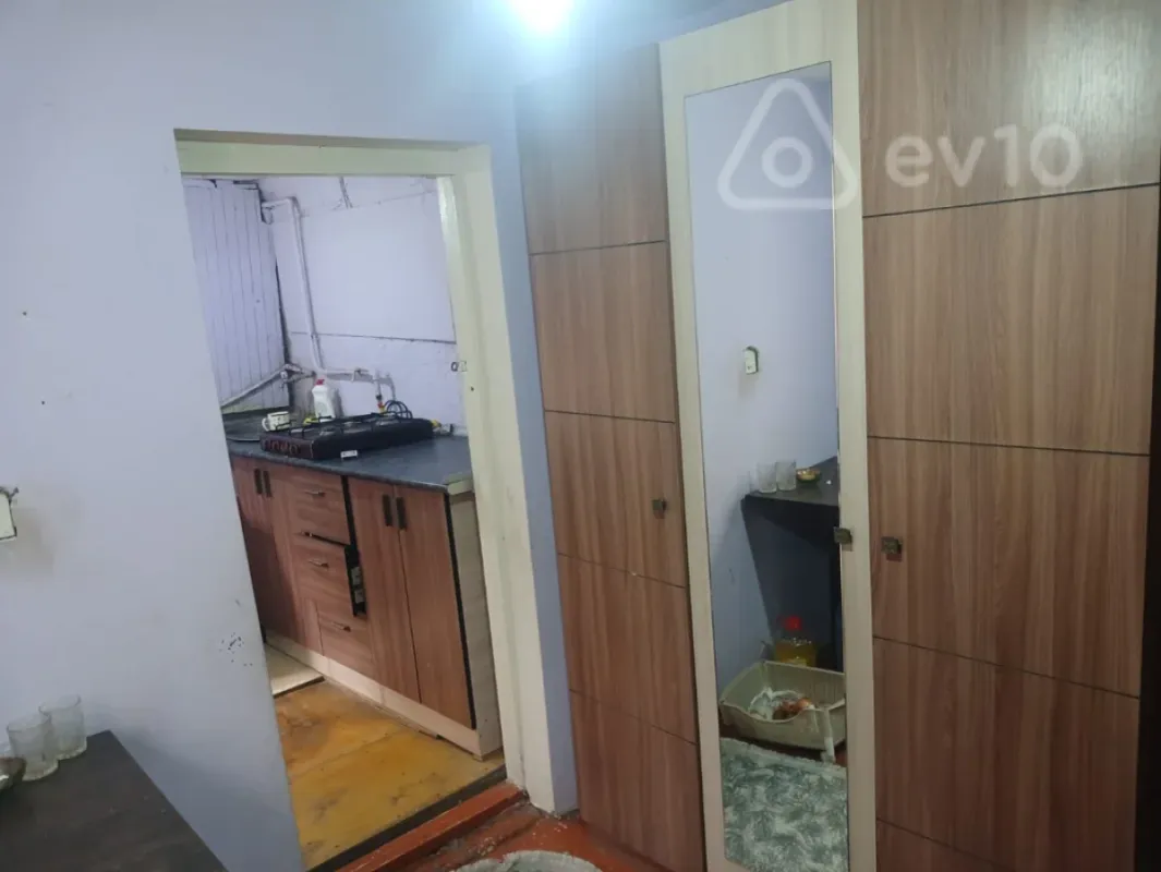 Kirayə verilir 1 otaqlı köhnə tikili 20 m²