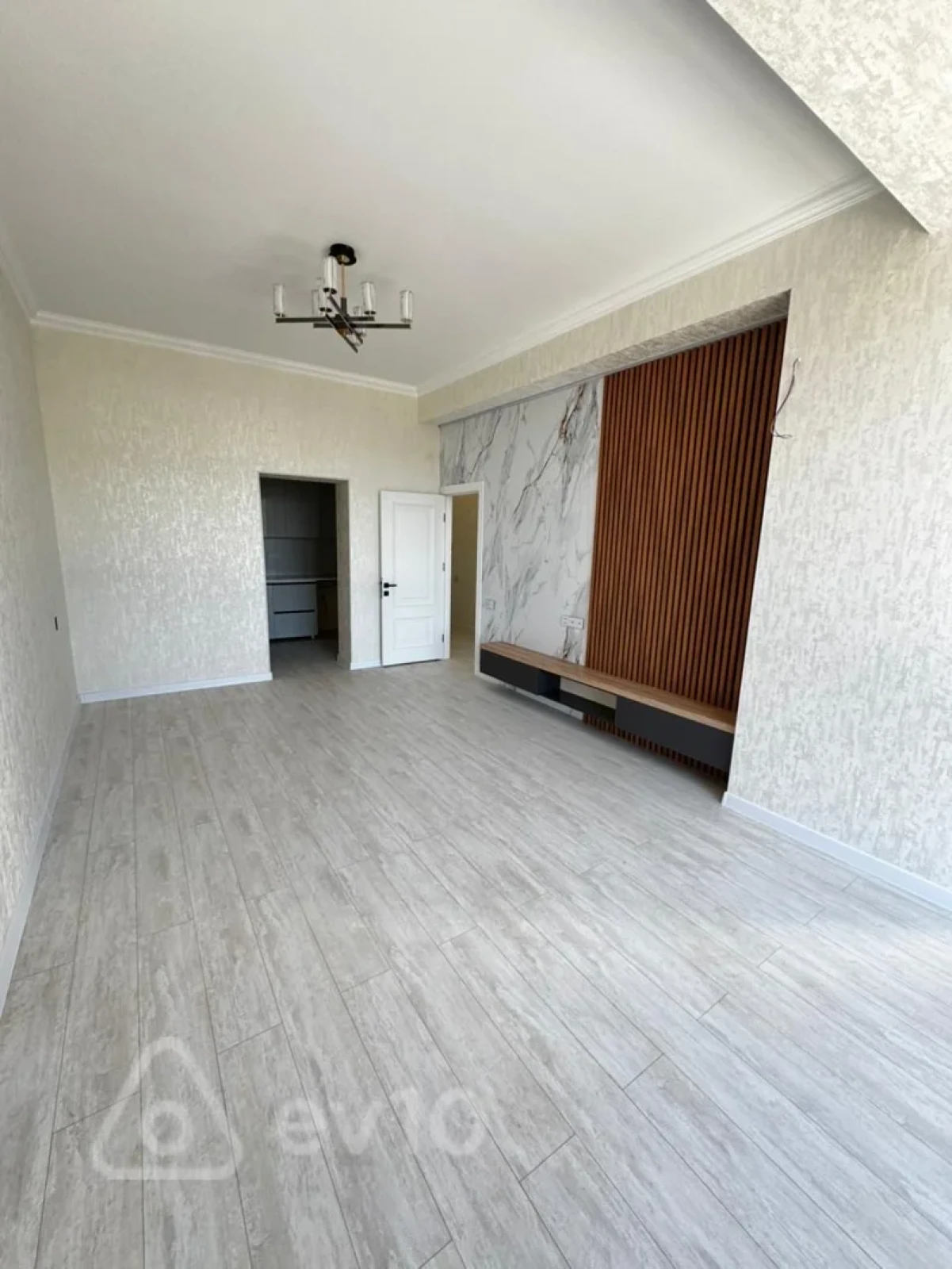 Kirayə verilir 2 otaqlı yeni tikili 70 m²