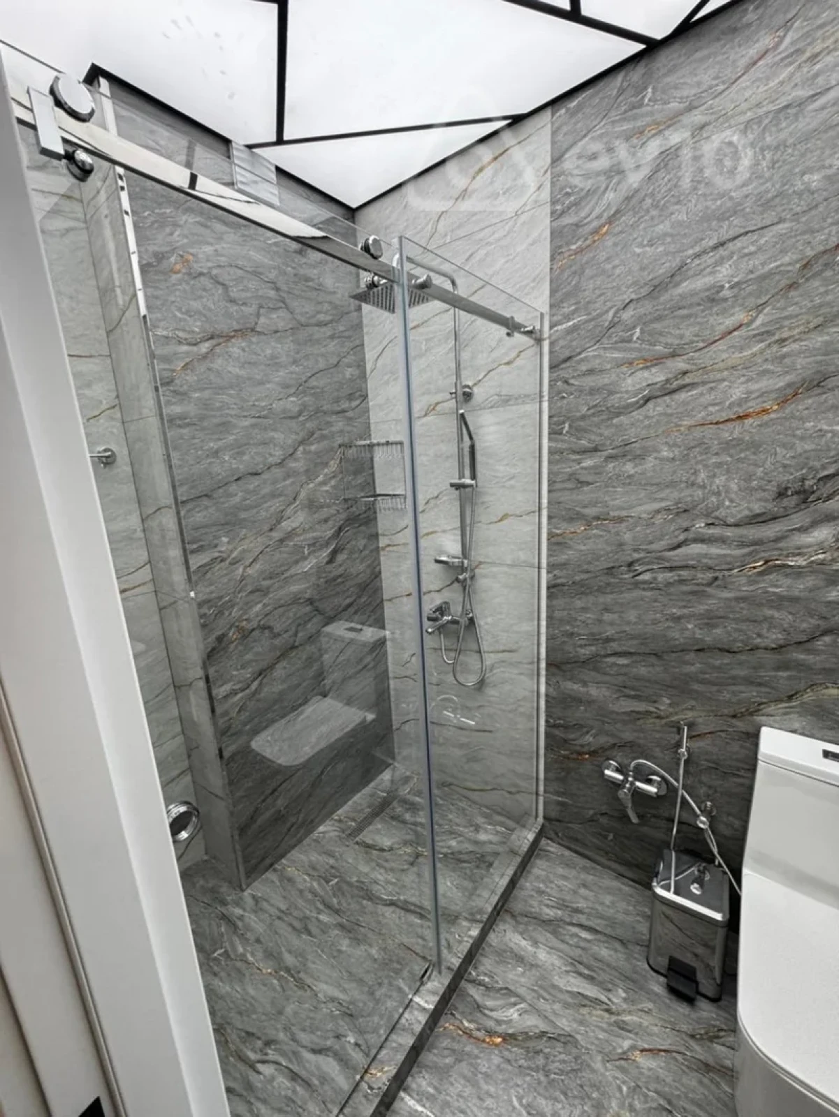 Kirayə verilir 2 otaqlı yeni tikili 70 m²