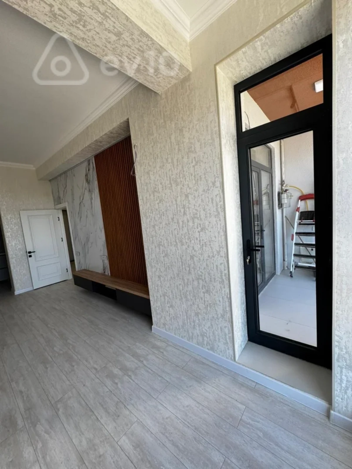 Kirayə verilir 2 otaqlı yeni tikili 70 m²