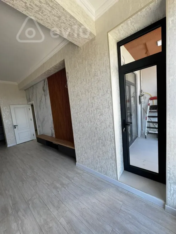 Kirayə verilir 2 otaqlı yeni tikili 70 m²