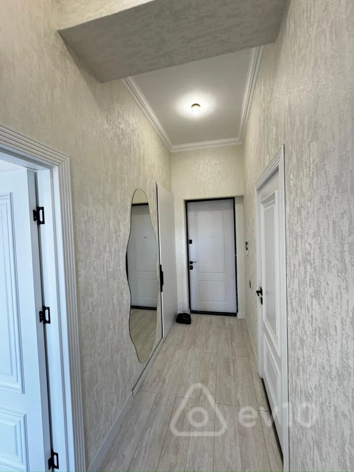 Kirayə verilir 2 otaqlı yeni tikili 70 m²