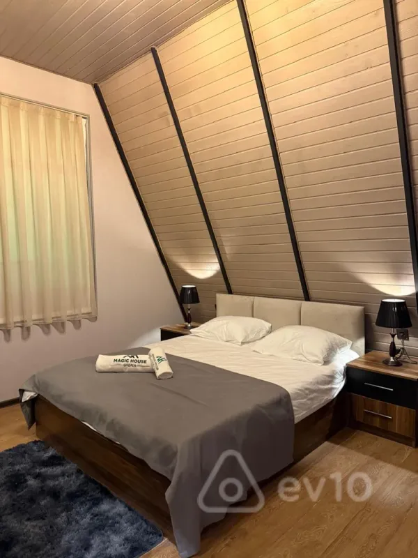 Kirayə verilir 4 otaqlı mənzil 300 m²