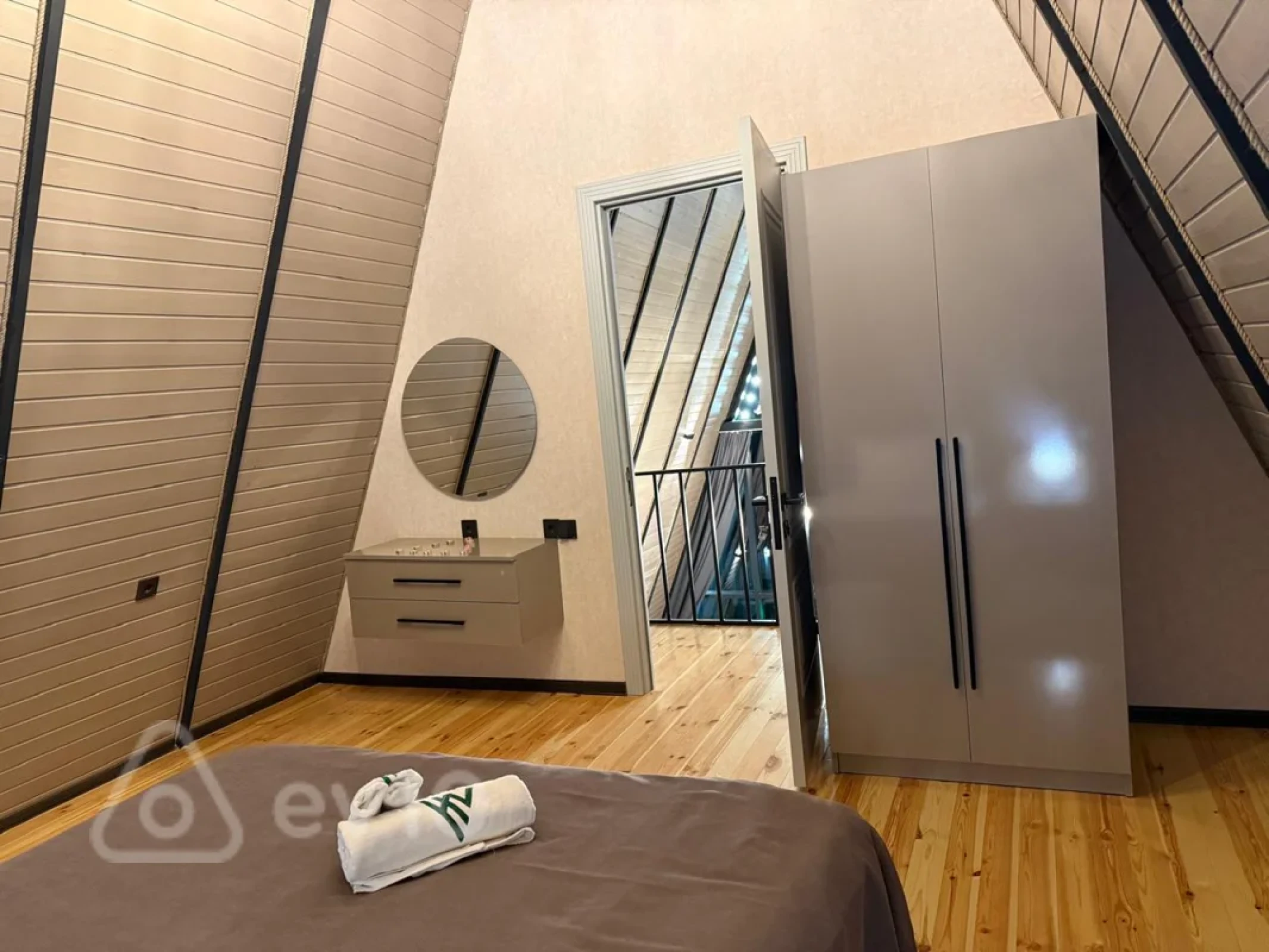 Kirayə verilir 4 otaqlı mənzil 300 m²