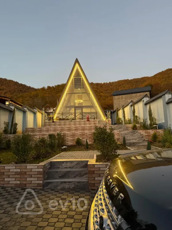 Kirayə verilir 4 otaqlı mənzil 300 m²