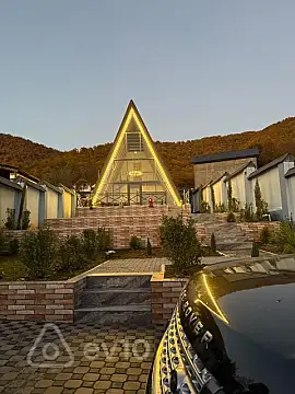 Kirayə verilir 4 otaqlı mənzil 300 m²