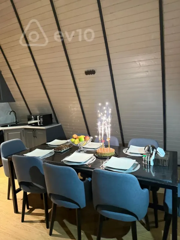 Kirayə verilir 4 otaqlı mənzil 300 m²