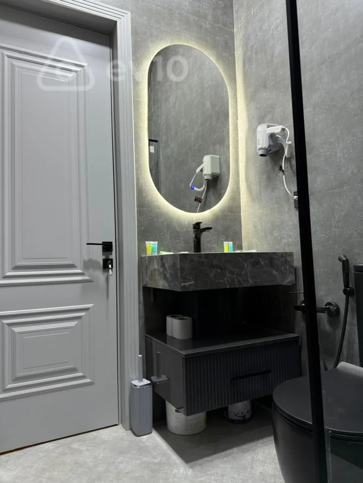 Kirayə verilir 4 otaqlı mənzil 300 m²